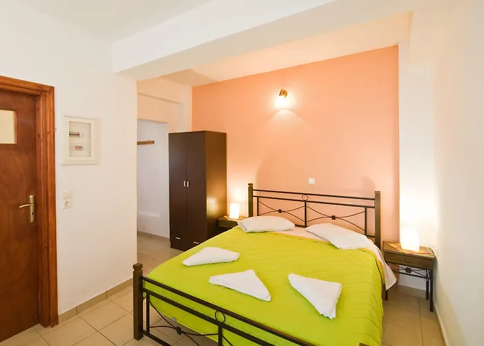 Anessis 4* Fira (Santorini)