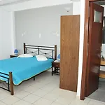 아파트호텔 Anessis 산토리니