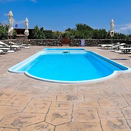 Anessis Fira (Santorini)
