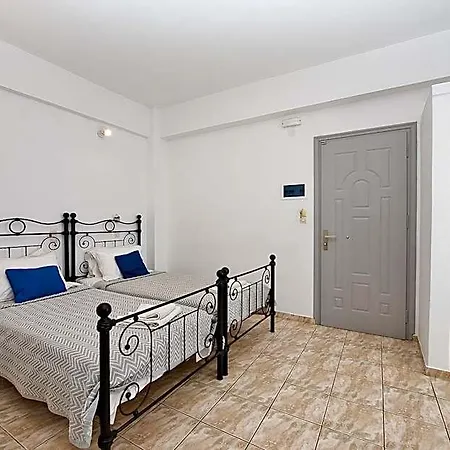 Anessis 4* Fira (Santorini)