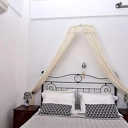 Anessis Aparthotel