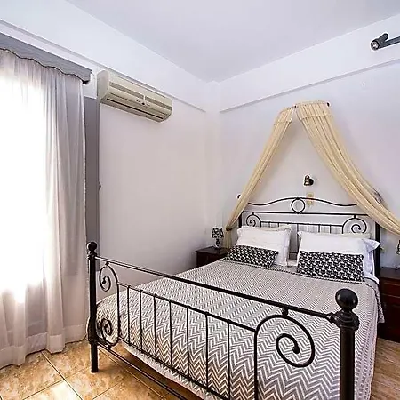 Anessis Aparthotel 4*