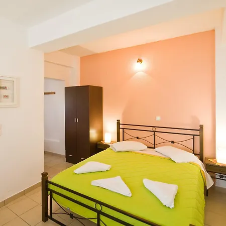 Anessis 3* Fira (Santorini)