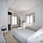 Anessis Aparthotel Fira (Santorini)