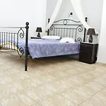 Anessis Aparthotel Fira (Santorini)