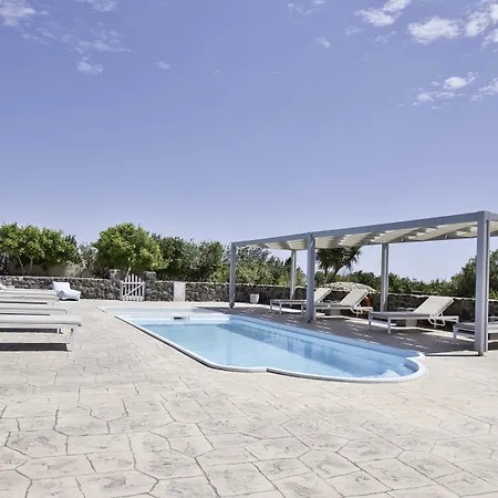 Anessis 4* Fira (Santorini)