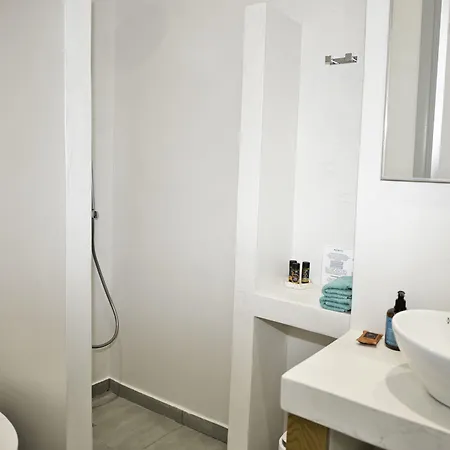 Anessis Fira (Santorini)